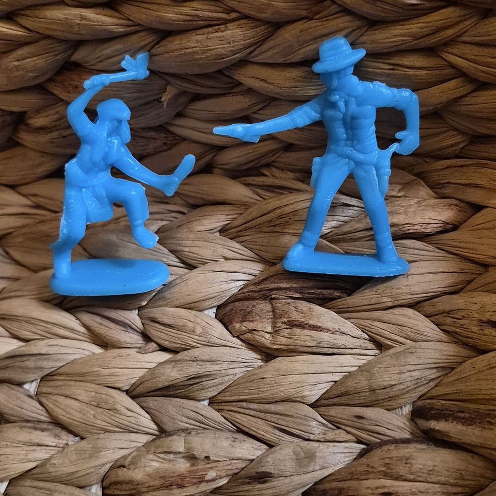 ✅Plastic Cowboy Figure Lot Western Toy Soldiers Mixed Colors #️⃣